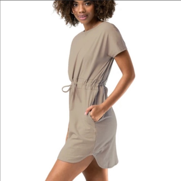 ❗️SOLD❗️Balance Athletica Ease Dress - Picture 9 of 9